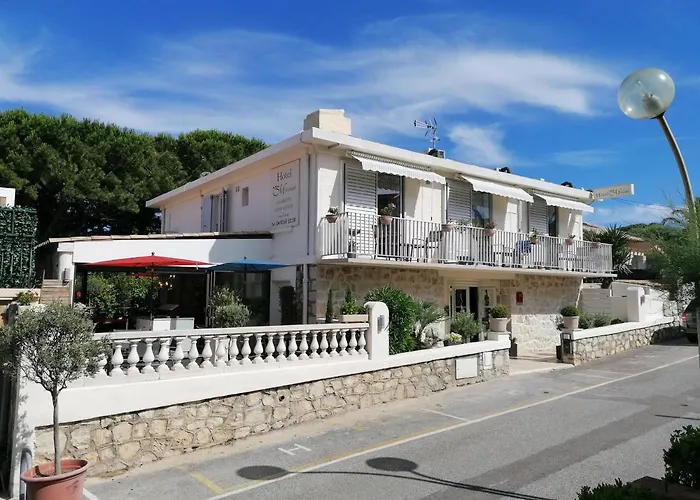 Miramar- Cap D'antibes - La Garoupe 3*