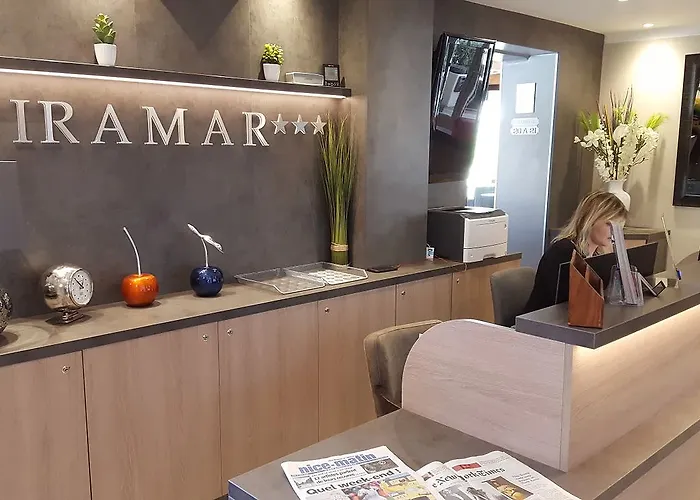 מלון Miramar- Cap D'antibes - La Garoupe אנטיב